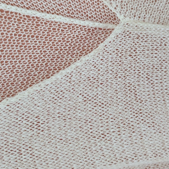 Eileen Fisher Cream Mesh V-neck Asymmetrical Top Size L - Picture 4 of 7